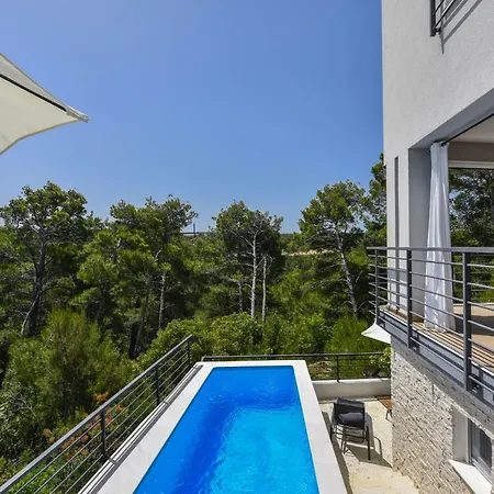 Mirta Zadarvillas