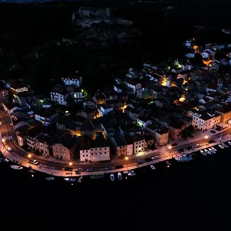 Mirta Zadarvillas 빌라 *