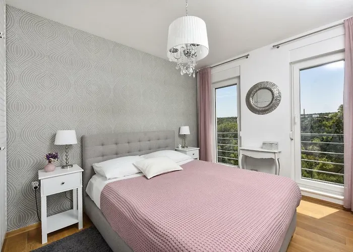 Mirta Zadarvillas *