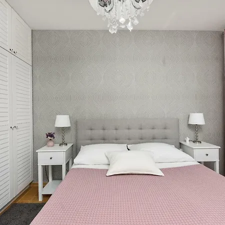 Mirta Zadarvillas *
