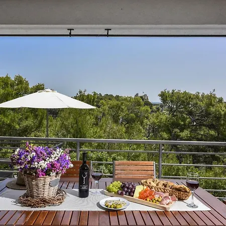 Mirta Zadarvillas Villa *