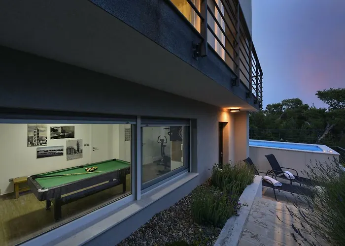 Mirta Zadarvillas Villa *